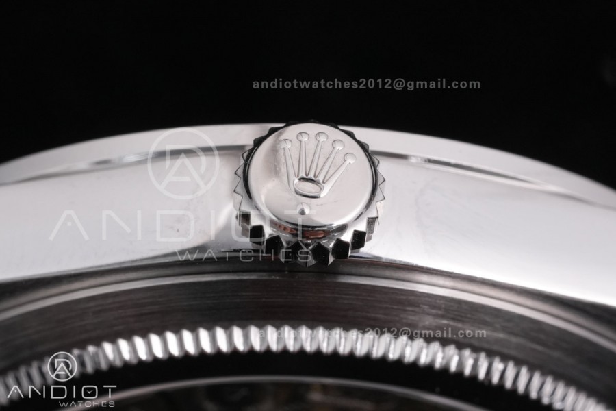 Land Dweller 127336 SS ESF Ice Blue Dial On SS Bracelet A7135