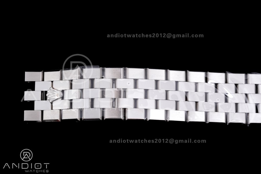 Land Dweller 127336 SS ESF Ice Blue Dial On SS Bracelet A7135