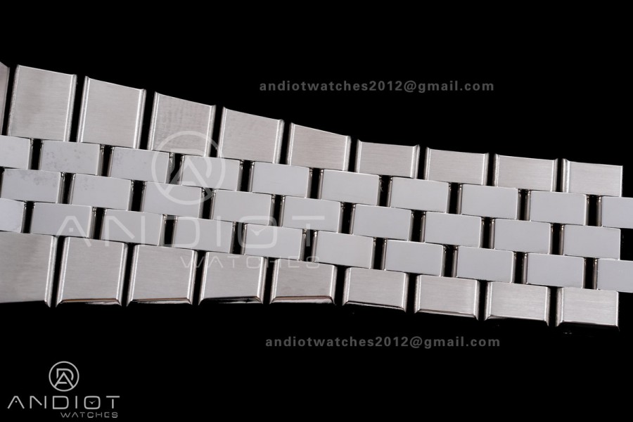 Land Dweller 127336 SS ESF Ice Blue Dial On SS Bracelet A7135