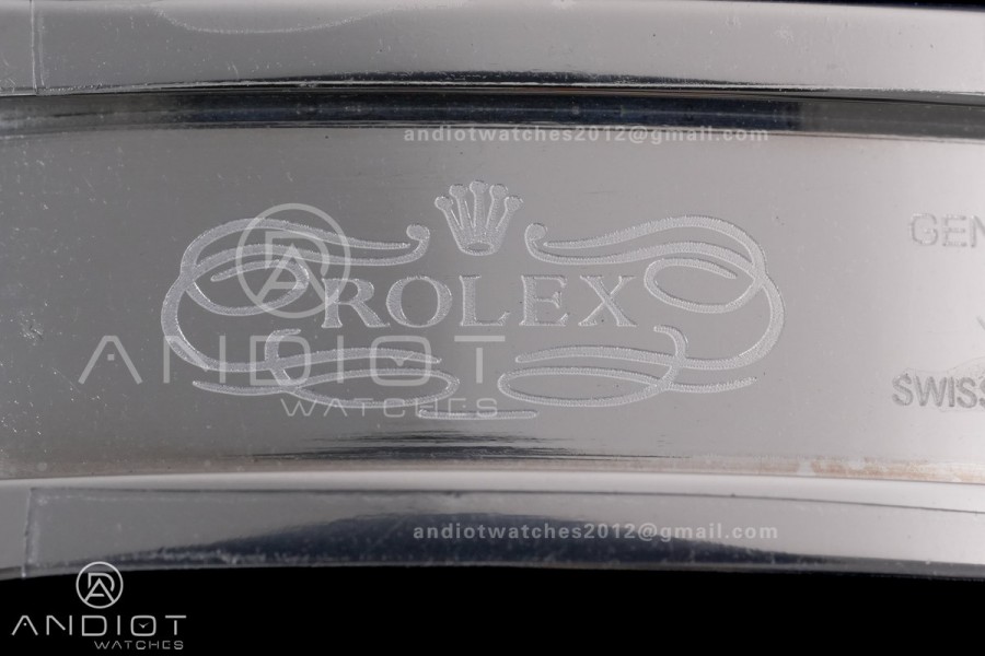 Land Dweller 127336 SS ESF Ice Blue Dial On SS Bracelet A7135