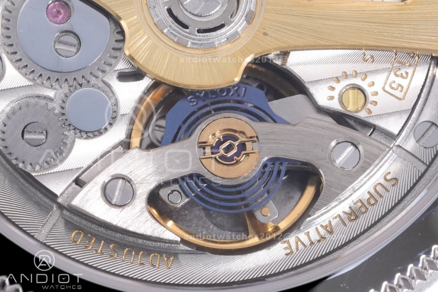 Land Dweller 127336 SS ESF Ice Blue Dial On SS Bracelet A7135