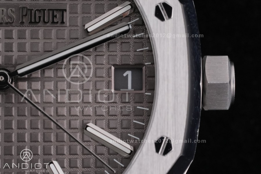 Royal Oak 41mm 15510 "50th Anniversary" SS ZF 1:1 Best Edition Gray Textured Dial on SS Bracelet A4302
