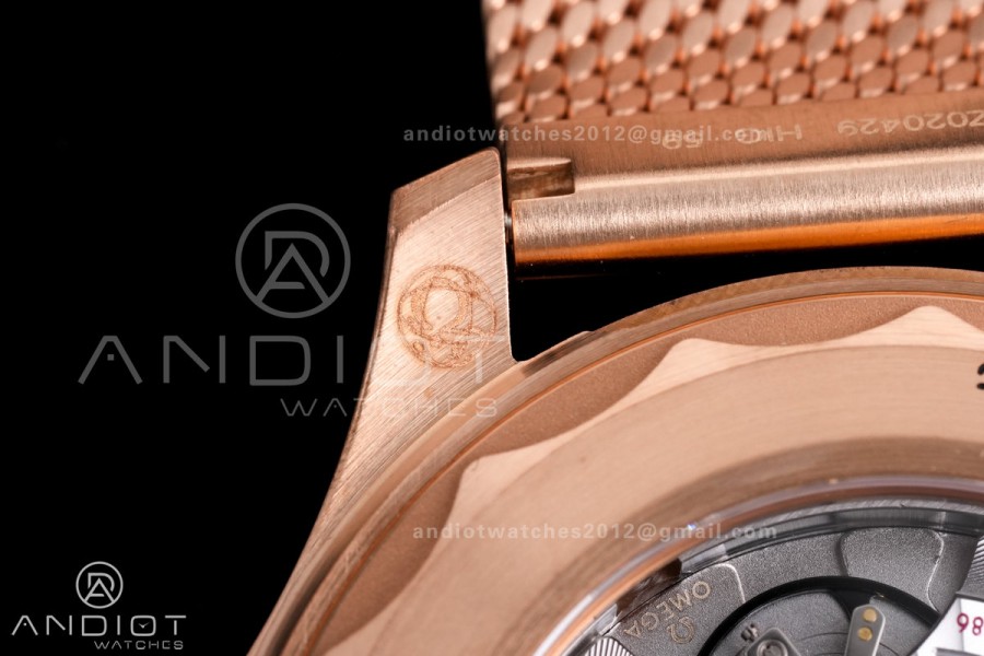 Seamaster 300M Bronze Gold VSF 1:1 Best Edition Black Dial On Bronze Gold Mesh Bracelet SA8806 Super Clone