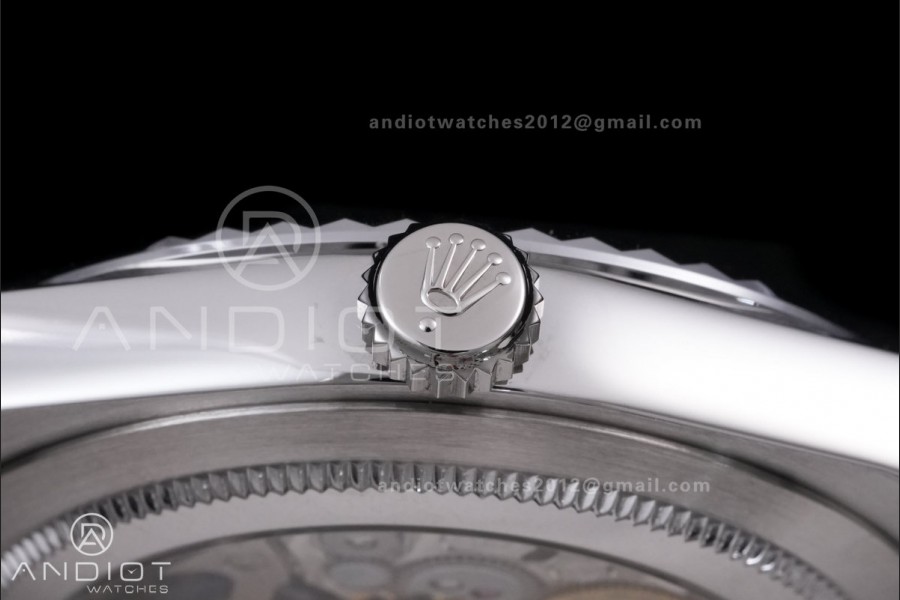Land Dweller 127336 SS ESF Ice Blue Dial On SS Bracelet A7135