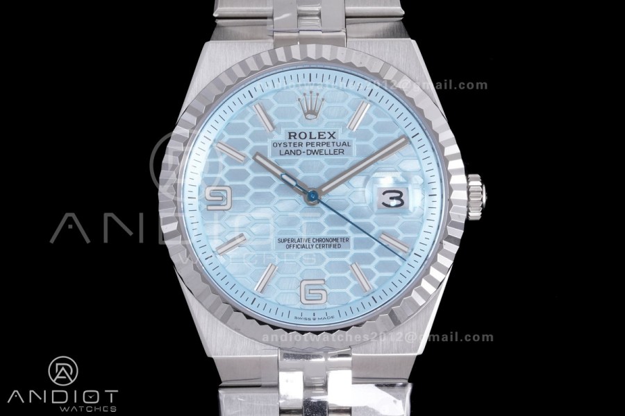 Land Dweller 127336 SS ESF Ice Blue Dial On SS Bracelet A7135