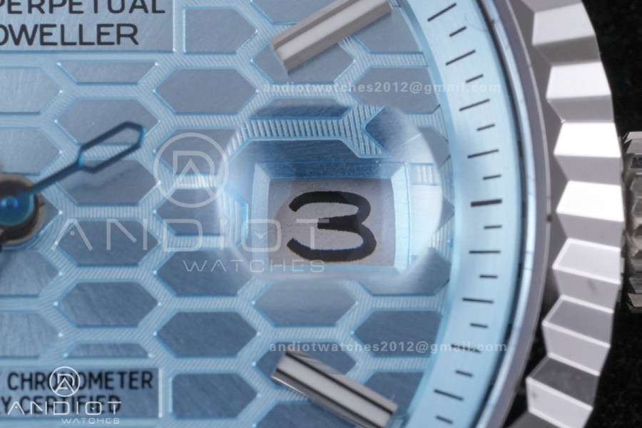 Land Dweller 127336 SS ESF Ice Blue Dial On SS Bracelet A7135