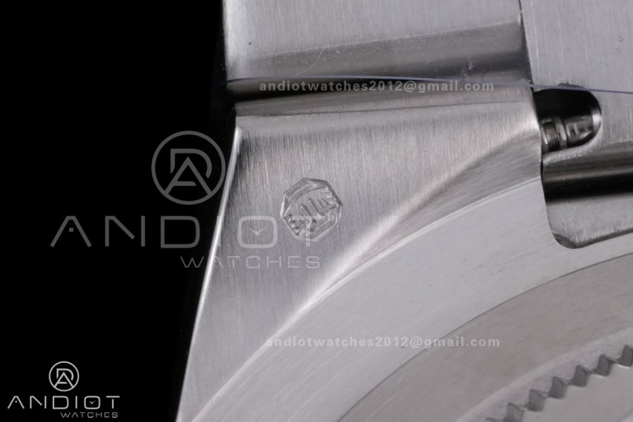 Land Dweller 127334 SS ESF White Dial On SS Bracelet A7135
