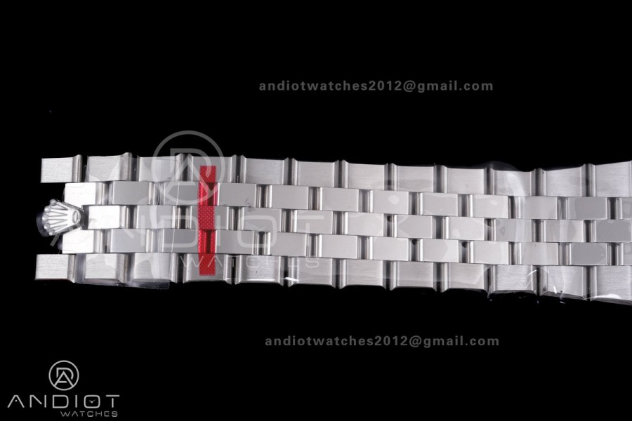 Land Dweller 127334 SS ESF White Dial On SS Bracelet A7135