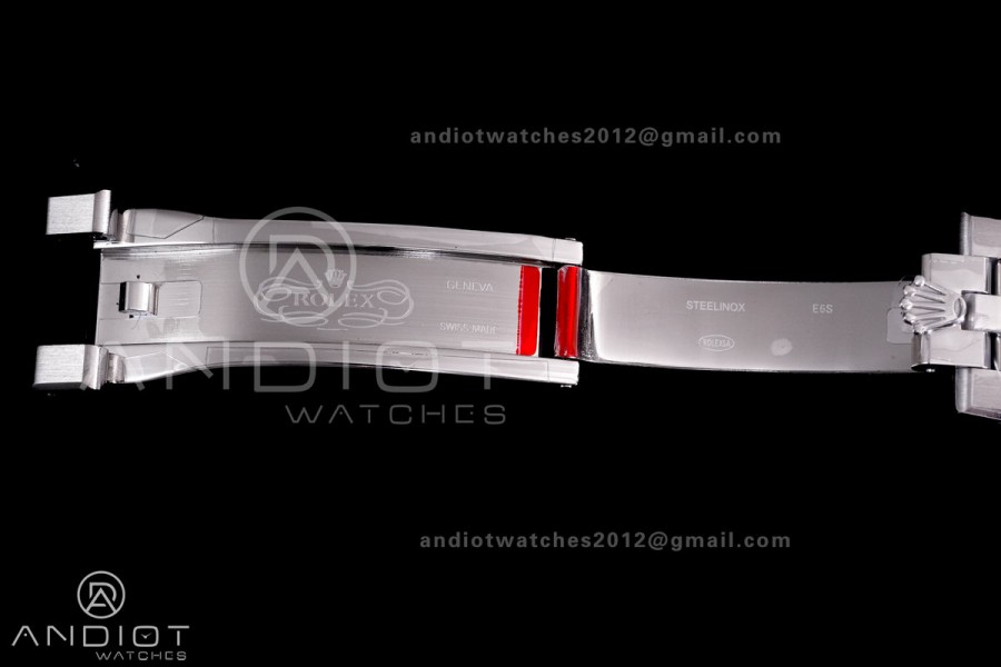 Land Dweller 127334 SS ESF White Dial On SS Bracelet A7135
