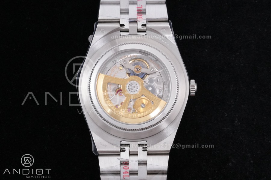 Land Dweller 127334 SS ESF White Dial On SS Bracelet A7135
