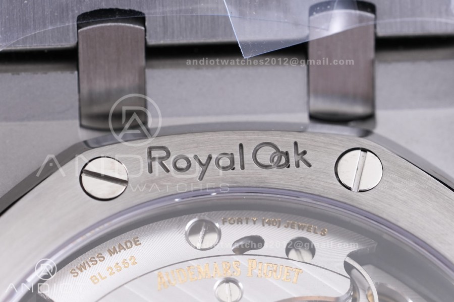 Royal Oak Chrono 26240 SS V2 APSF 1:1 Best Edition Silver Dial on SS Bracelet SA4401 Super Clone (Free Sprung)