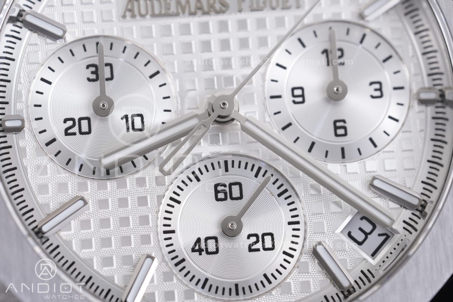 Royal Oak Chrono 26240 SS V2 APSF 1:1 Best Edition Silver Dial on SS Bracelet SA4401 Super Clone (Free Sprung)