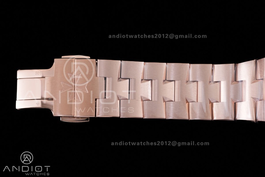 Overseas 4500V RG 8F 1:1 Best Edition Silver Dial on RG Bracelet A5100