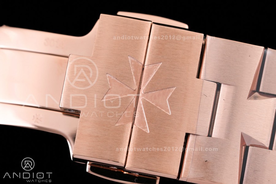 Overseas 4500V RG 8F 1:1 Best Edition Green Dial on RG Bracelet A5100