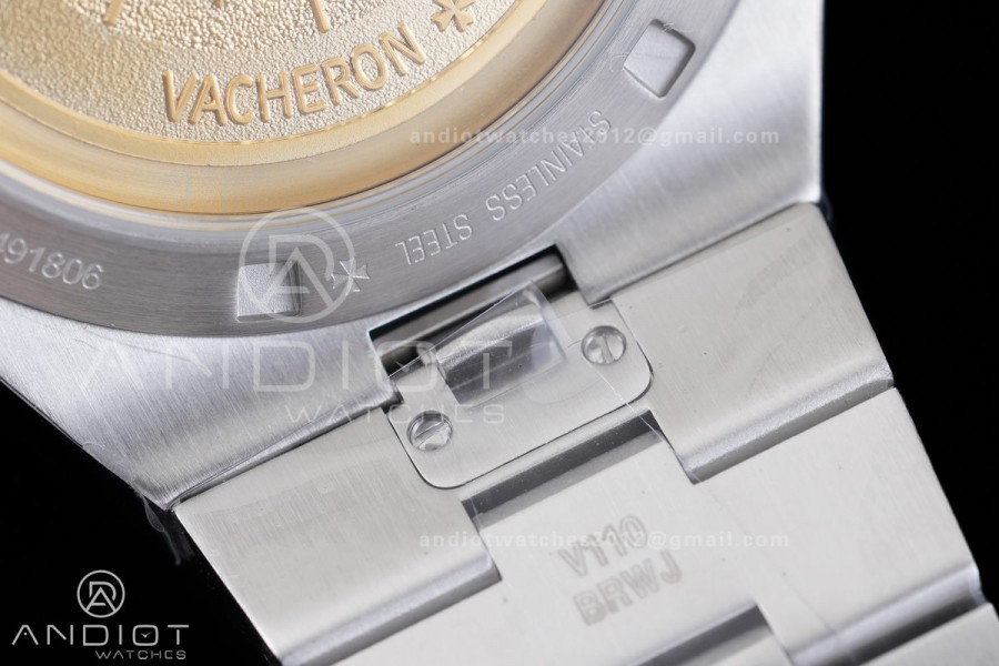 Overseas 4500V SS 8F 1:1 Best Edition Silver Dial on SS Bracelet A5100