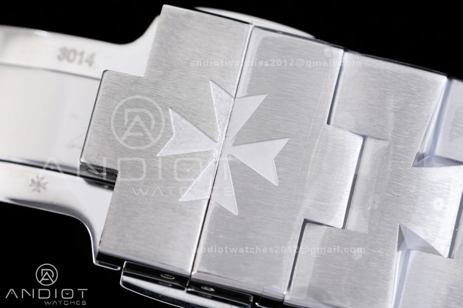 Overseas 4500V SS 8F 1:1 Best Edition Silver Dial on SS Bracelet A5100