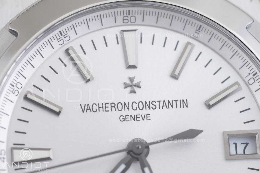 Overseas 4500V SS 8F 1:1 Best Edition Silver Dial on SS Bracelet A5100