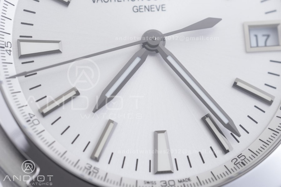 Overseas 4500V SS 8F 1:1 Best Edition Silver Dial on SS Bracelet A5100