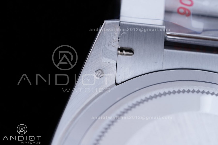 DayDate 40 SS QF 1:1 Best Edition 904L Steel Ice Blue Crystal Dial on President Bracelet VR3255 V8 (Gain Weight)