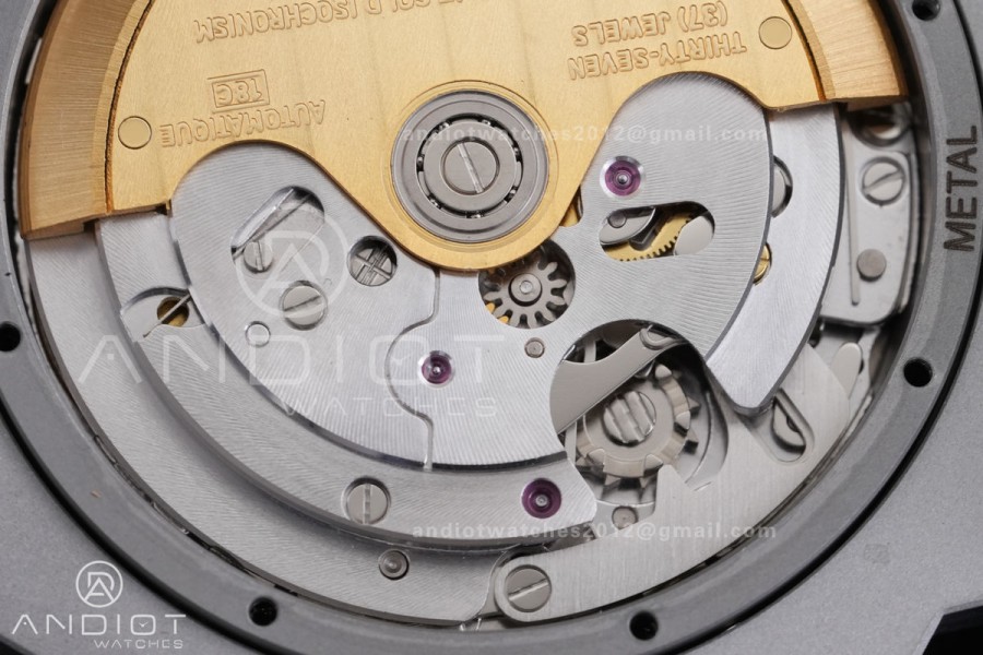 Royal Oak Offshore 37mm 26231 SS APSF 1:1 Best Edition White Dial On White Rubber Strap A2385