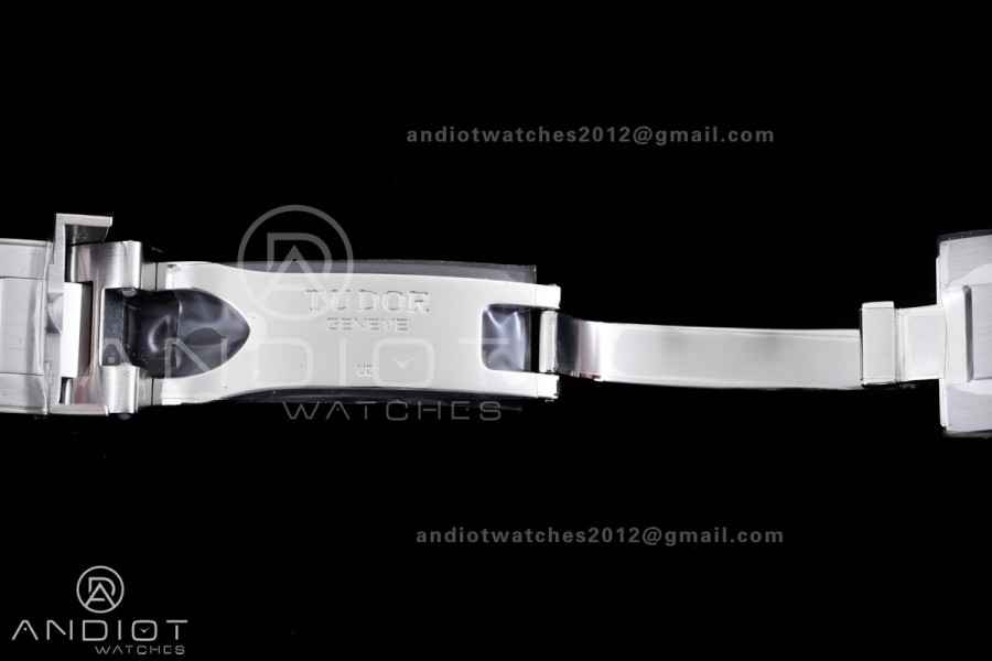 Black Bay M79470 GMT SS ZF 1:1 Best Edition White Dial On SS Bracelet Super Clone 3186