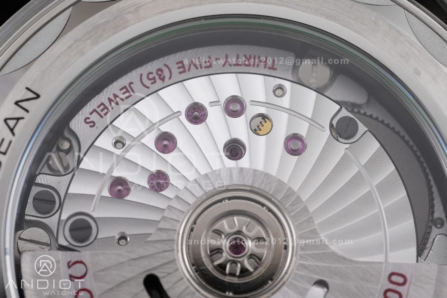 Planet Ocean 39.5mm White Ceramic Bezel SS VSF 1:1 Best Edition White Dial On SS Bracelet Super Clone Asian 8800