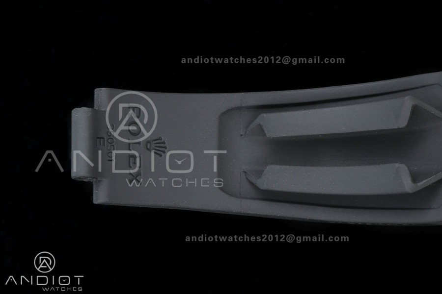 Daytona 126589 Gain Weight QF White MOP Dial Diamond Marker On Oysterflex Rubber Strap SH4131 (Free Sprung)