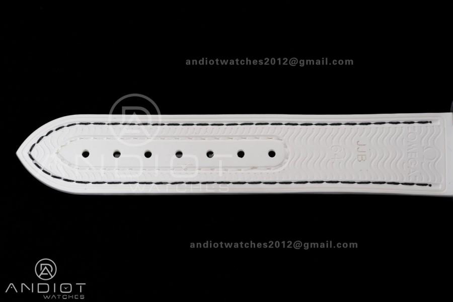Planet Ocean 39.5mm White Ceramic Bezel SS VSF 1:1 Best Edition White Dial On White Rubber Strap Super Clone Asian 8800