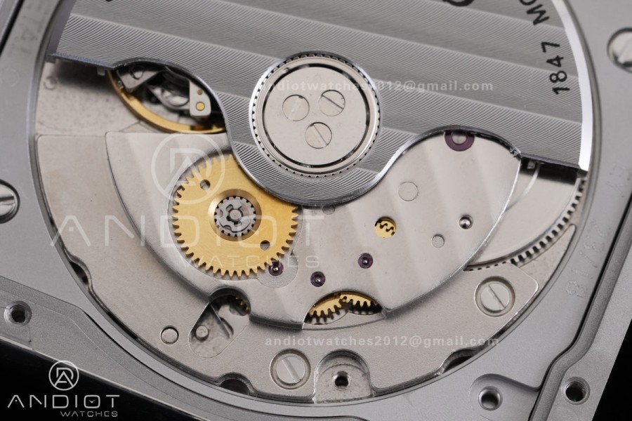 Tank Solo 31mm SS AF 1:1 Best Edition White Dial on Black Croco Strap MIYOTA 9015