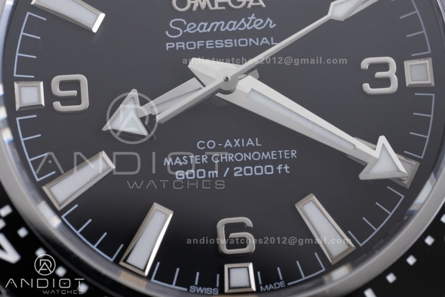 Planet Ocean 600M 42mm SS VS+F 1:1 Best Edition Black Dial Black Bezel on Black Rubber Strap A8912