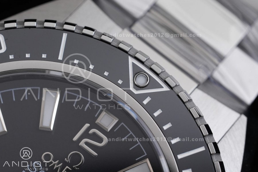 Planet Ocean 600M 42mm SS VS+F 1:1 Best Edition Black Dial Blue Bezel on SS Bracelet A8912