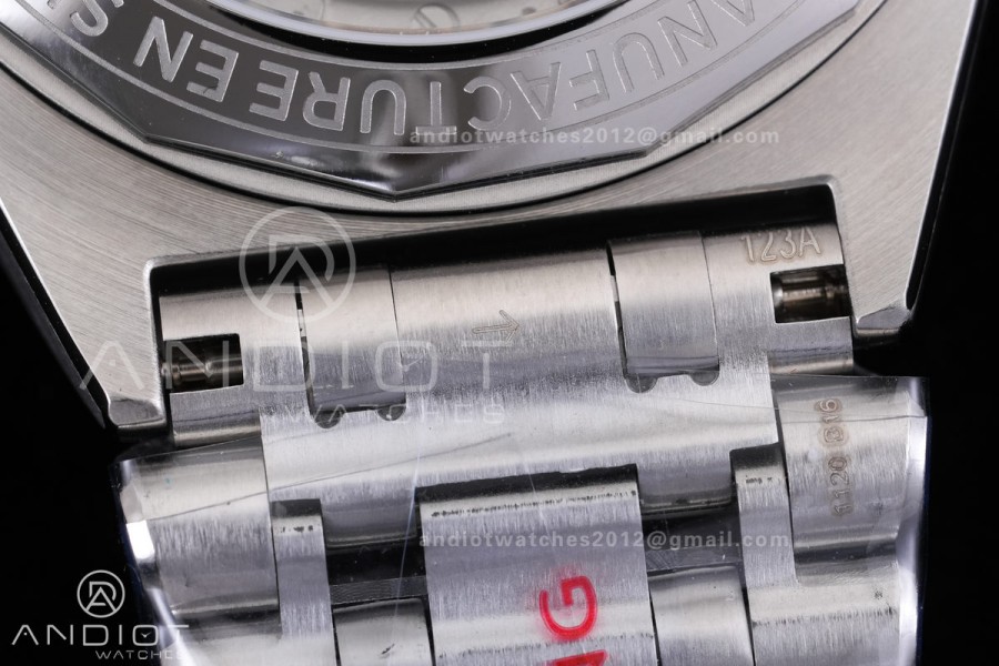 Super Chronomat B01 44 SS BLF 1:1 Best Edition Ice Blue Dial on SS Bracelet A7750