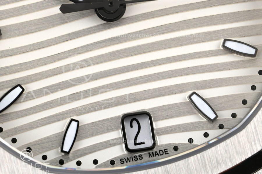 Nautilus 7118 Ladies DDF 1:1 Best Edition Silver Dial on SS Bracelet DD330 Super Clone