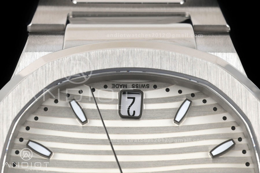 Nautilus 7118 Ladies DDF 1:1 Best Edition Silver Dial on SS Bracelet DD330 Super Clone