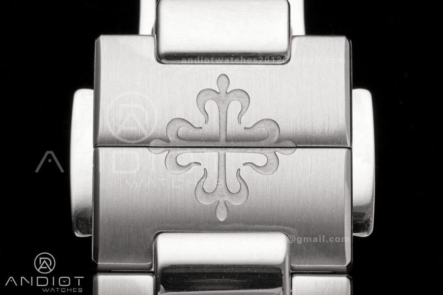 Nautilus 7118 Ladies DDF 1:1 Best Edition Silver Dial Diamonds Bezel on SS Bracelet DD330 Super Clone