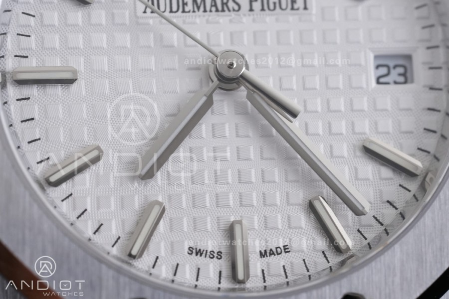 Royal Oak 34mm 77350 SS 8F Best Edition White Dial on SS Bracelet A5800