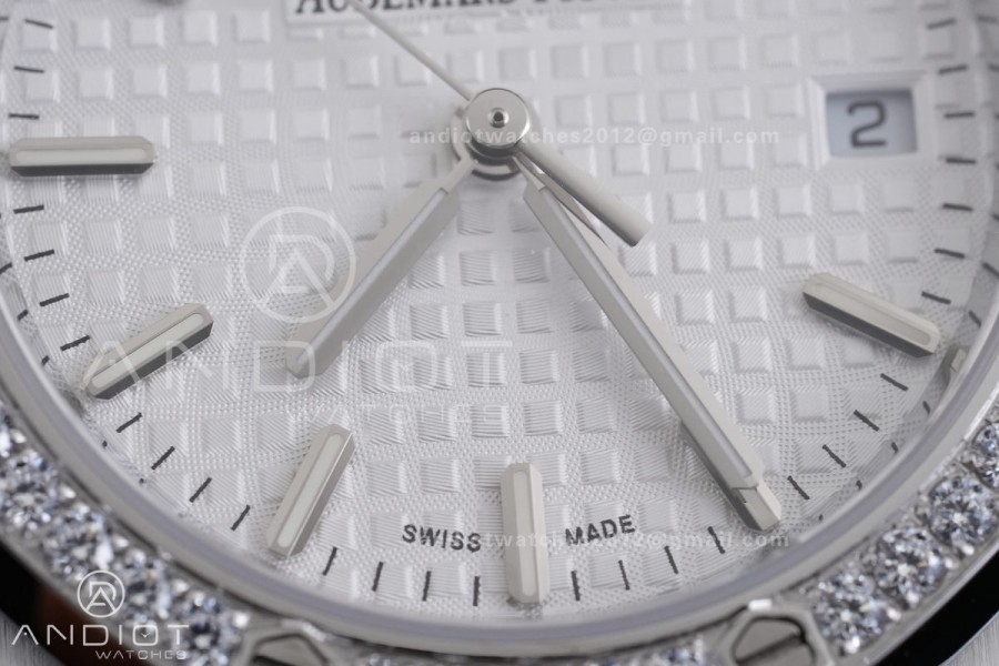 Royal Oak 34mm 77350 SS 8F Best Edition White Dial Diamonds Bezel on SS Bracelet A5800