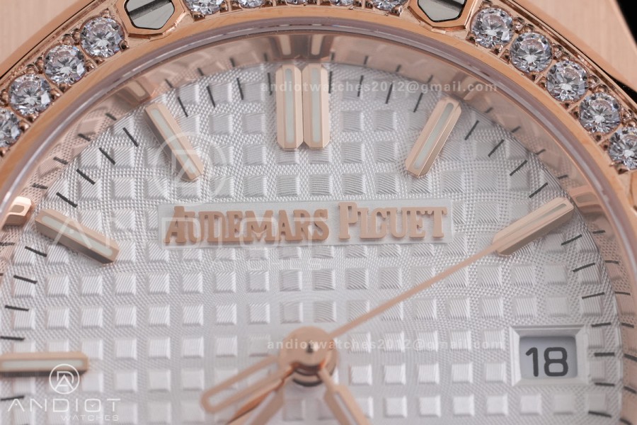 Royal Oak 34mm 77450 RG Diamonds Bezel 8F Best Edition White Dial Diamond Bezel on RG Bracelet A5800