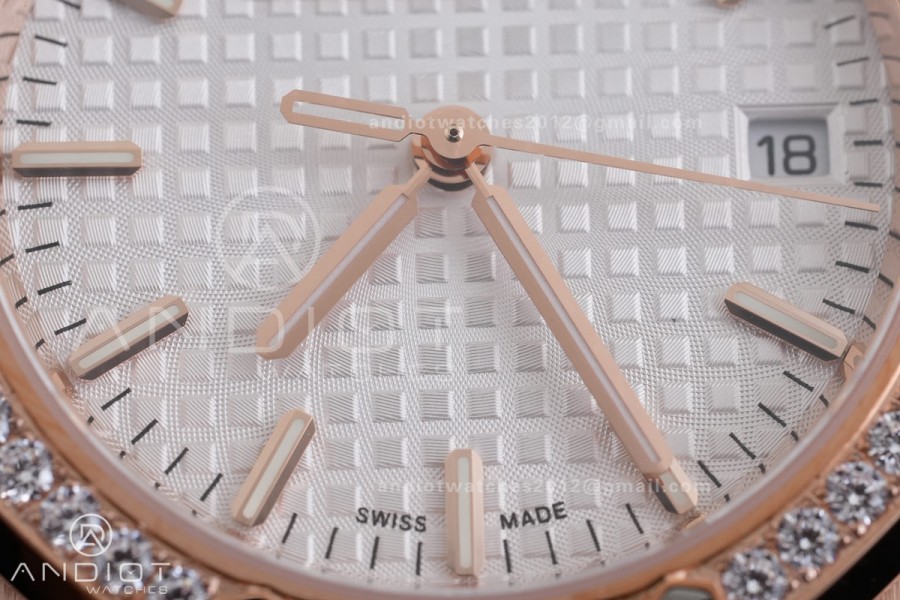 Royal Oak 34mm 77450 RG Diamonds Bezel 8F Best Edition White Dial Diamond Bezel on RG Bracelet A5800
