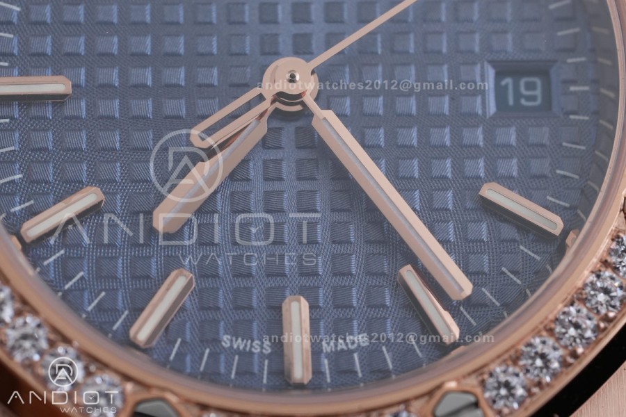Royal Oak 34mm 77450 RG Diamonds Bezel 8F Best Edition Blue Dial Diamond Bezel on RG Bracelet A5800