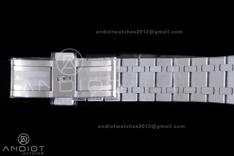 Royal Oak 34mm 77450 SS 8F Best Edition Ice Blue Dial on SS Bracelet A5800