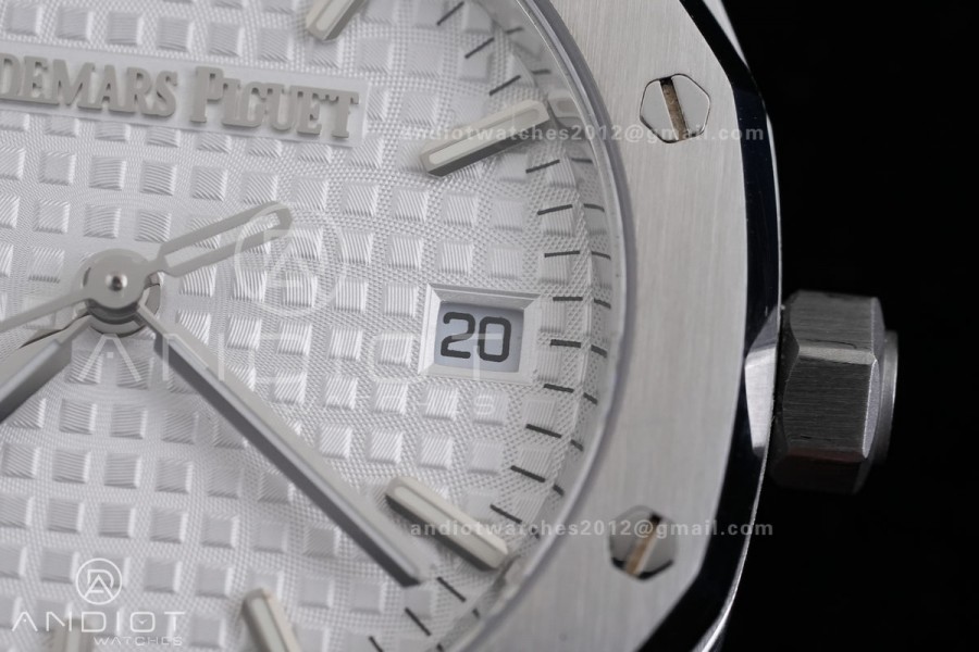 Royal Oak 34mm 77450 SS 8F Best Edition White Dial on SS Bracelet A5800