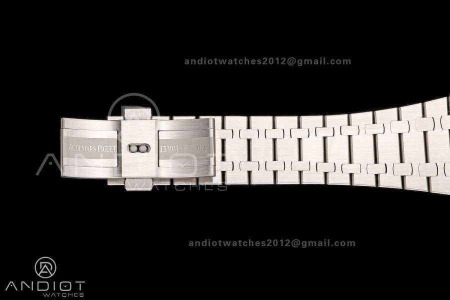 Royal Oak Chrono 26240 SS ZF 1:1 Best Edition Black Dial on SS Bracelet SA4401 Super Clone V2 (Free Sprung)