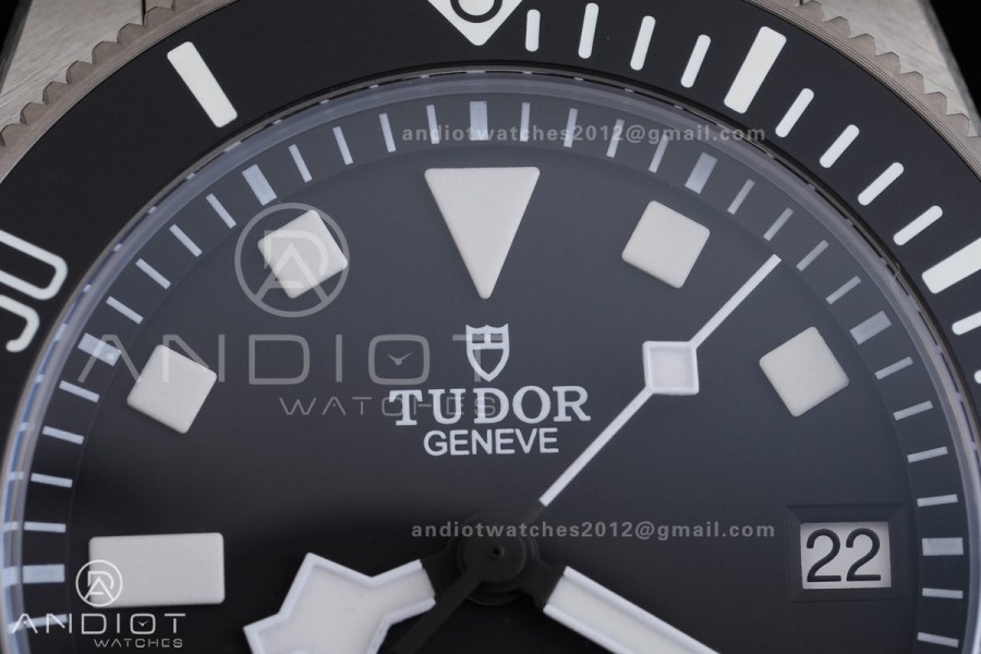 Pelagos M2543C1A 43mm Black Ceramic Ti V2 M+F 1:1 Best Edition Black Dial On Titanium Bracelet A2824