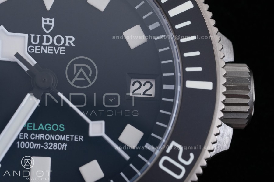 Pelagos M2543C1A 43mm Black Ceramic Ti V2 M+F 1:1 Best Edition Black Dial On Titanium Bracelet A2824