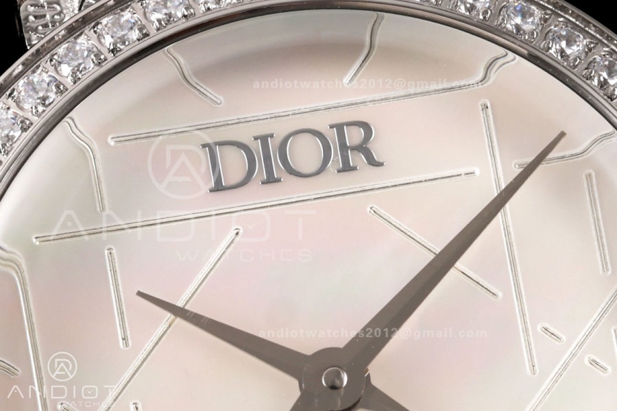 LA D DE DIOR SS 8848F 1:1 Best Edition Cream Dial Diamonds Bezel on Bracelet Quartz