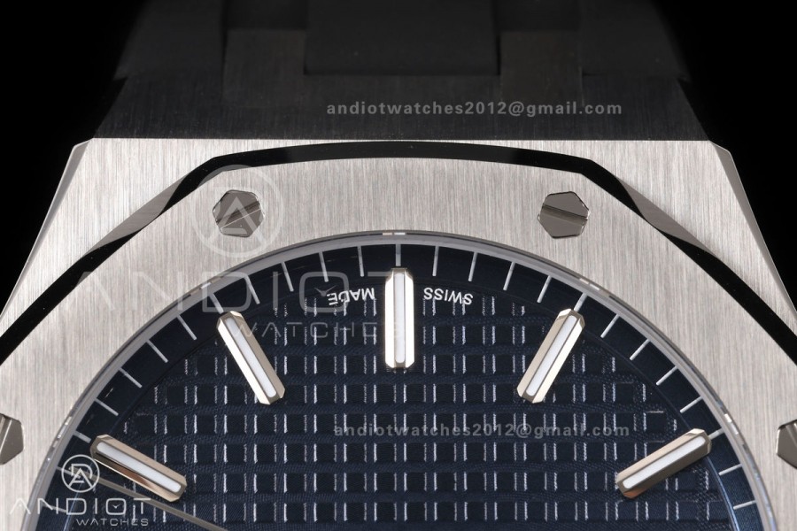Royal Oak 15500 SS OCTA 1:1 Best Edition Blue Dial on Black Rubber Strap JH4302 Super Clone (Free Sprung)