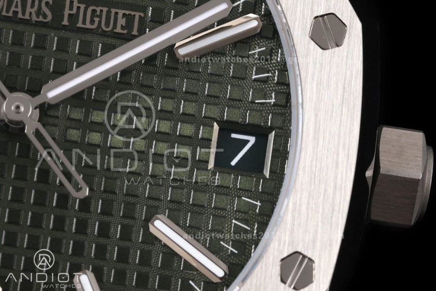 Royal Oak 15510 SS OCTA 1:1 Best Edition Green Dial on SS Bracelet JH4302 Super Clone (Free Sprung)