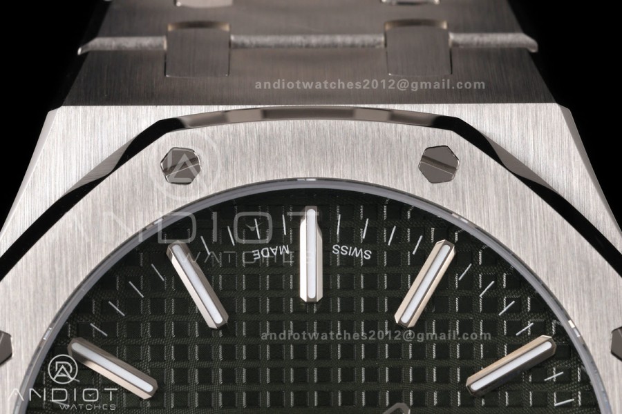 Royal Oak 15510 SS OCTA 1:1 Best Edition Green Dial on SS Bracelet JH4302 Super Clone (Free Sprung)