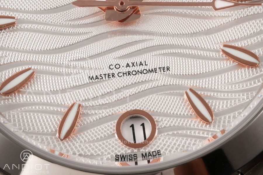 Aqua Terra Shades 34mm SS VRSF Best Edition White Textured Dial on SS Bracelet A8800